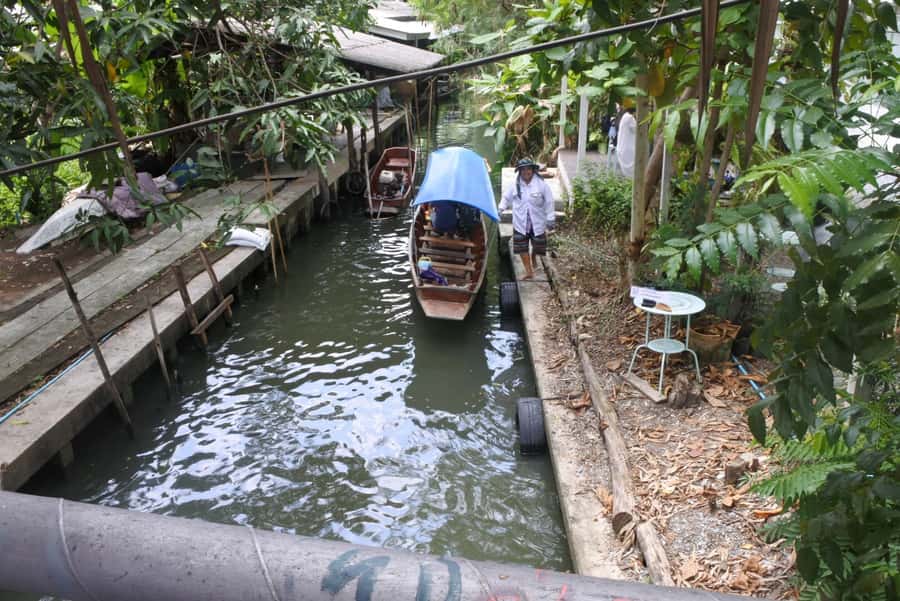 Local Weekend Markets: Khlong Lat Mayom & Chatuchak Tour - Private air-conditioned transport and a guide: why Woody, Yui, Lin, and Duï help