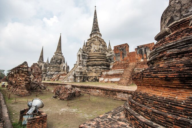Lopburi Monkey Temple & Ayutthaya Old City Tour From Bangkok - Wat Phra Sri Sanphet: the restored chedis and royal ashes
