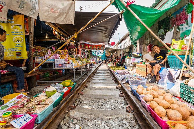 Maeklong Railway & Damnoen Saduak Floating Market Tour – Full Day - The Guide Makes the Difference: What You’ll Likely Experience