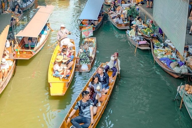 Maeklong Railway & Floating Market Tour (Private & All-Inclusive) - Wat Bang Kung: Banyan Roots That Take Over the Temple