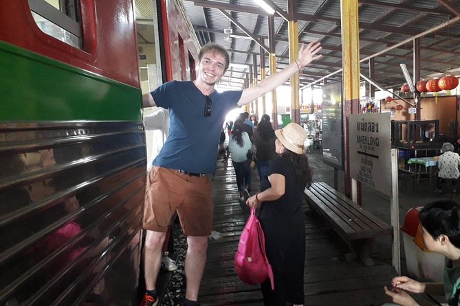 Maeklong Railway Market and Floating Market - Damnoen Saduak Floating Market: Quick, Colorful, and Made for Picking Things Up