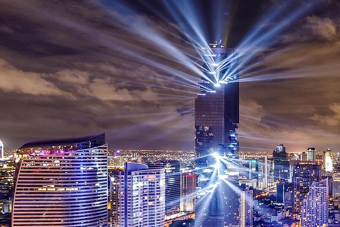 Mahanakhon Building Skywalk - Free Upgrade to Rooftop - The elevator experience: modern, fast, and built for photo timing