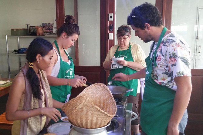 May Kaidee Thai Cooking Class at Bangkok with Pickup - Vegan/vegetarian cooking, and how instructors handle real preferences