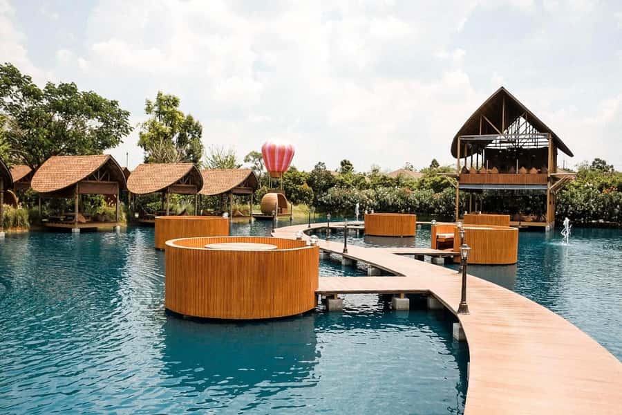 Most Selected Cheeky Cafes for IG Tour from Bangkok - How your day flows from “bubble vibes” to pagoda views