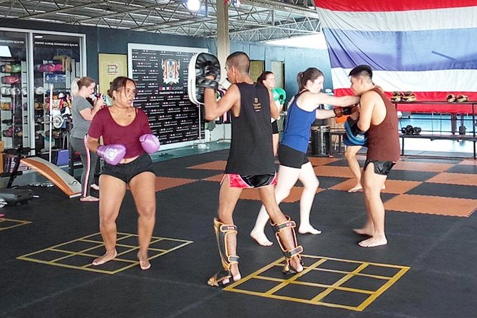 Muay Thai Boxing Class - Showers and break time: staying comfortable after you train