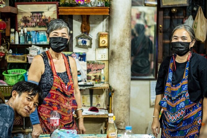Must-Try: Hidden Bangkok Bike and Food Tour - Stop 4: Wat Kalayanamit Varamahavihara and the temple-culture pause