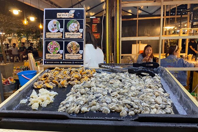 Night life in Bangkok - Jodd Fairs Train Night Market(Joint) - Street Food and Drinks: Great Variety, Mixed Authenticity