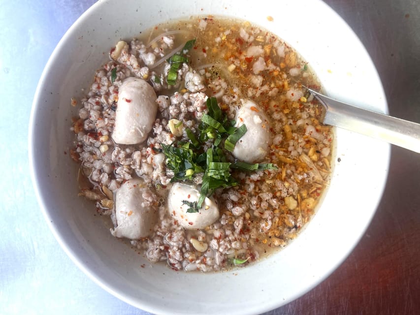 No Diet Club - Local food tour in Bangkok with many tastings - Practical expectations: what the pacing and walking feel like