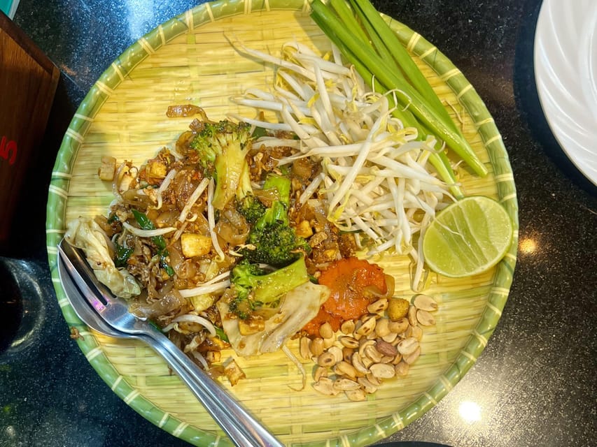 No Diet Club - Local food tour in Bangkok with many tastings - Who this Bangkok street-food tour is best for