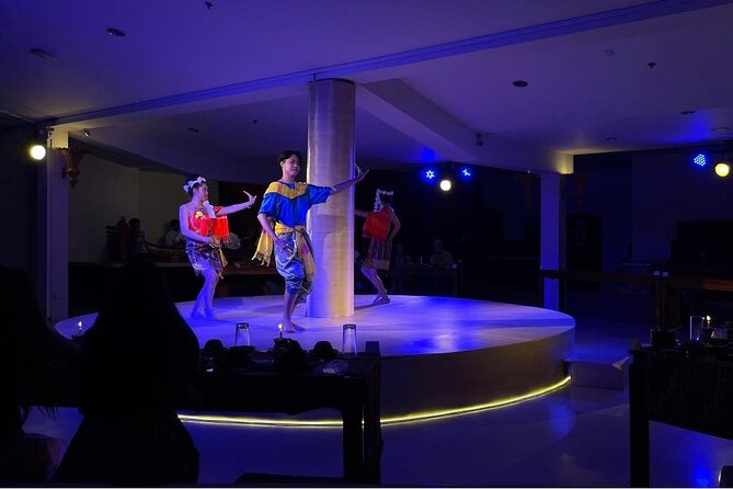 Nopparat’s Traditional Thai Dinner & Dance - The Round Stage Reality: Seating Can Change Your View