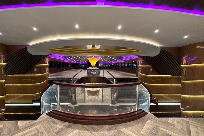 Opulence Buffet Dinner Cruise & Cultural Show - Live music that actually changes the mood
