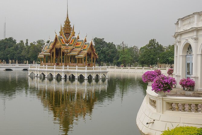Private Ayutthaya Day Tour from Bangkok With Lunch - Wihan Phra Mongkhon Bophit: the bronze Buddha that stops people