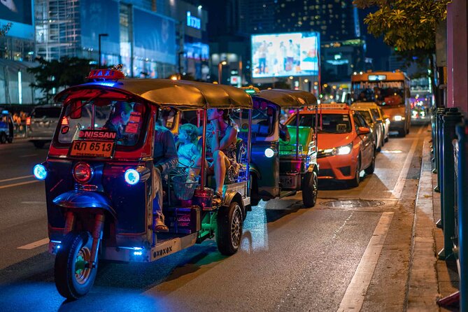 Private Bangkok Night City Tour by Tuk-Tuk with Thai Food - Thonburi to Rattanakosin: how the route keeps it authentic (and manageable)