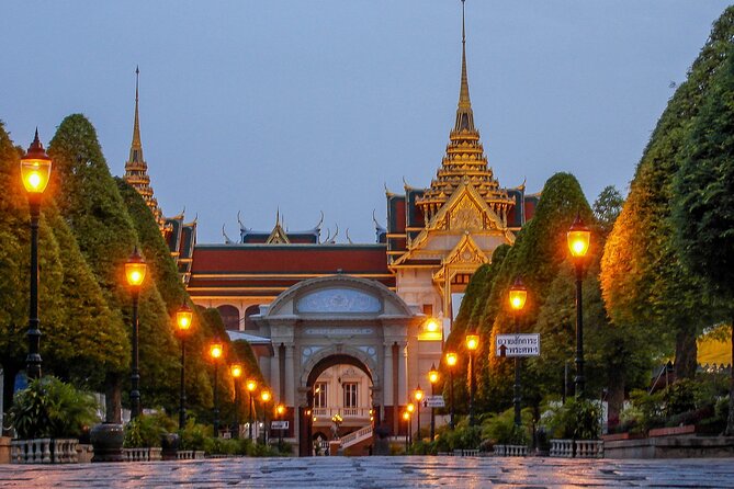 Private Bangkok Night Tour by Tuk Tuk with Dinner - Grand Palace Photo Moment: Seeing It Lit Without the Stress