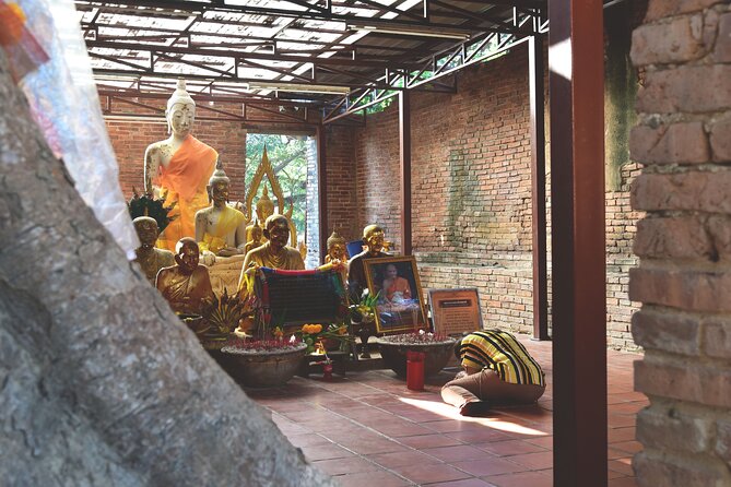Private Excursion to Ayutthaya, World Heritage site and Ang-Thong Discovery - Market time and a tuk-tuk ride: where the day becomes local