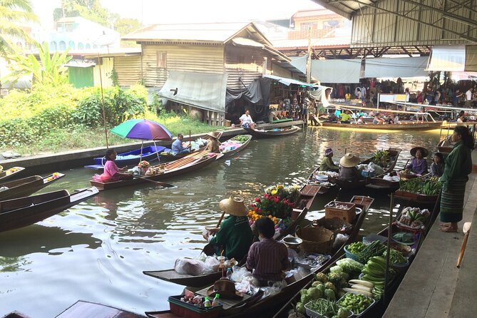 PRIVATE Floating Market + DRAGON Temple + DO like a Local - Mae Klong Railway Market: the market that disappears for the train