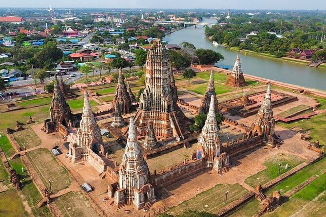 Private Floating Market & Maeklong Railway Tour from Bangkok - Lunch and Market Shopping Without Losing Your Cool
