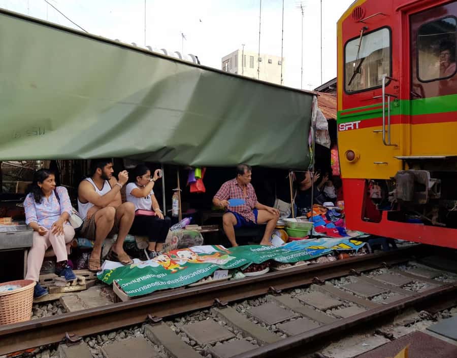 Private Floating & Train Market + DRAGON Temple + Thai Cafe - Key things to know before you go