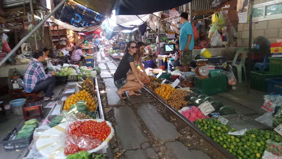 Private Floating & Train Market + DRAGON Temple + Thai Cafe - Maeklong Railway Market: when stalls disappear for the train