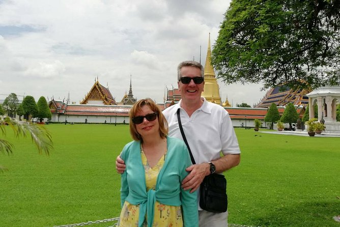 Private Grand Palace Bangkok City Tour & Klong Longtail Boat Trip - Chinatown stop: a different Bangkok flavor mid-day
