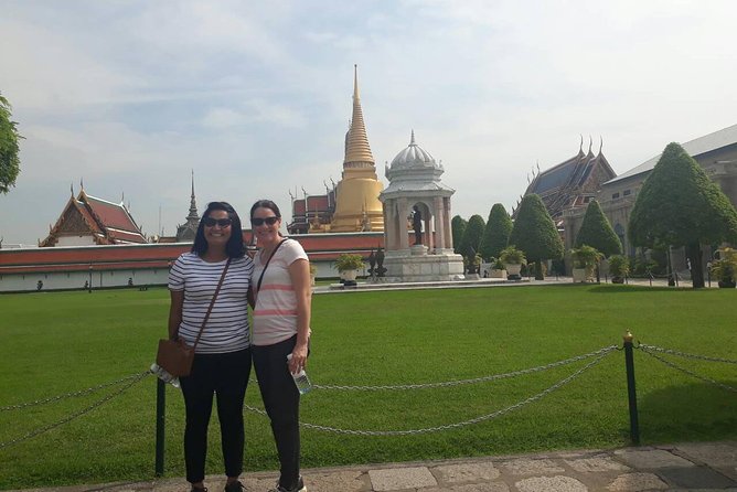 Private Grand Palace Bangkok City Tour & Klong Longtail Boat Trip - Khlong Bang Luang Artist House: canal neighborhood pacing reset
