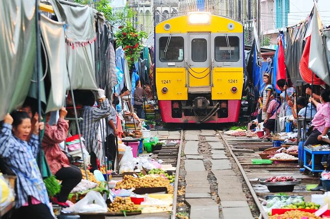 Private Guided Tour to Train Market and Damnoensaduak Floating Market - Price and what $125 buys you (and what it doesn’t)