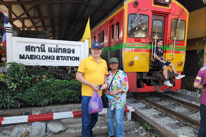 Private Maeklong Railway Market and Amphawa Day Tour from Bangkok - Amphawa Floating Market: switch gears to river food by longtail boat