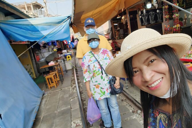 Private Maeklong Railway Market and Amphawa Day Tour from Bangkok - Timing and logistics: how the 7-hour loop really plays out