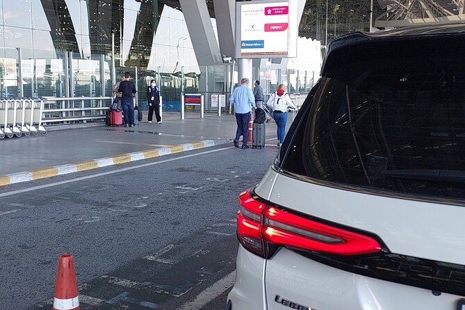 Private Shuttle SUV Bangkok From or To Airport - In the Car: Timing, Comfort, and Luggage-Friendly Service