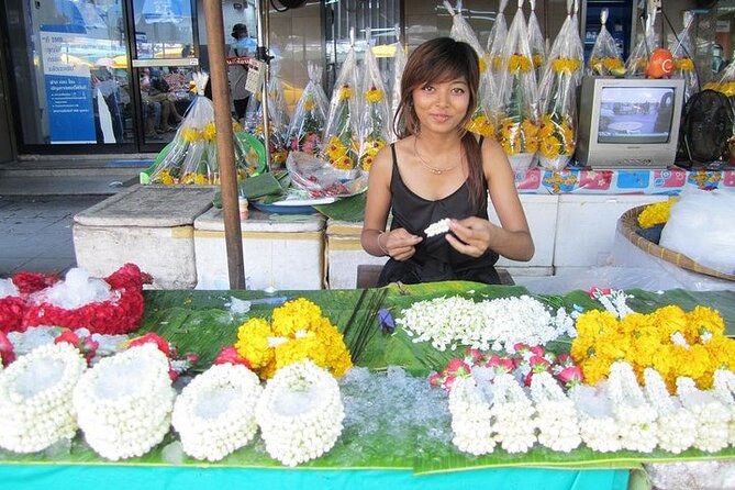 Private Three Temples Bangkok City Tour - Chinatown, Phahurat, and Pak Khlong Flower Talat: quick tastes with real value