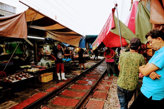 Private Tour: Amphawa Floating Market & Maeklong Railway Market - Price and value: is $128.54 per person worth it?
