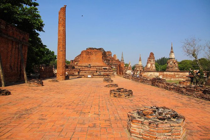 Private Tour: Ayutthaya Temples, Ruins and Lunch on River Cruise - Wat Mahathat: the Bodhi Tree roots and the Buddha head