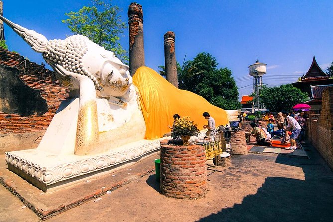 Private Tour: Ayutthaya Temples, Ruins and Lunch on River Cruise - Wat Phra Sri Sanphet: royal scale and those three bell-shaped stupas