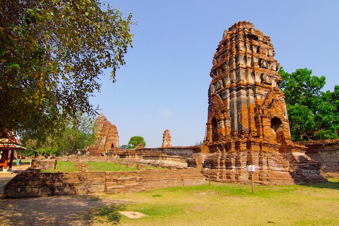 Private Tour: Ayutthaya Temples, Ruins and Lunch on River Cruise - Wihan Phra Mongkhon Bophit: a huge gilded Buddha before you head back