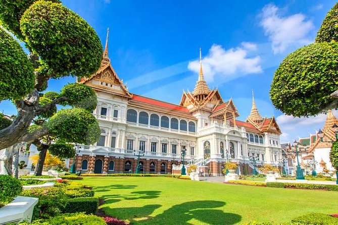 Private Tour: Bangkok's Grand Palace Complex and Wat Phra Kaew - Step-by-step route: Emerald Buddha first, then the palace grounds
