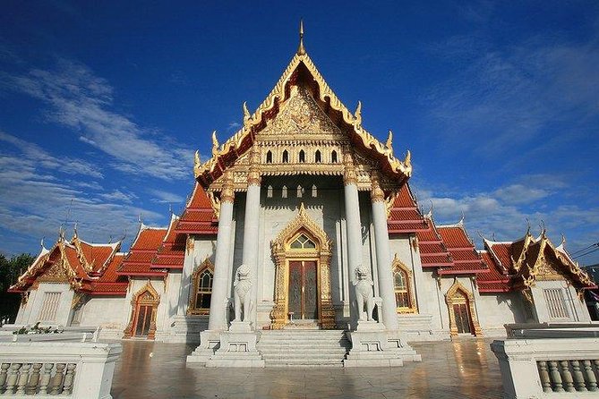 Private Tour: Damnoen Saduak Floating Market and Bangkok City Temples - Getting Out of Bangkok: Rice Paddies, Salt Fields, and a Coconut Sugar Stop