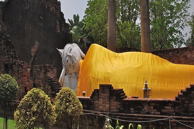 Private Tour: Full-Day Ayutthaya Tour from Bangkok - Wat Phra Mongkhon Bophit: A Giant Bronze Buddha in Context