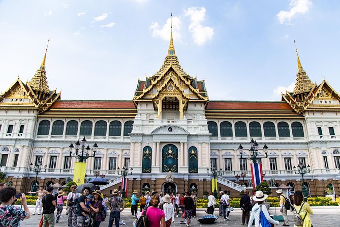 Private Tour: Half-day Grand Palace and Wat Arun by Boat - Wat Arun: the Prang that turns temple viewing into a photo obsession