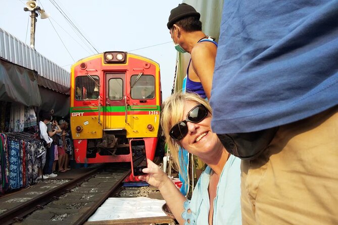 Private tour to Floating & Railway markets (multi-lang: EN ZH ES IT FR DE) - What to watch for on market days (so you enjoy it more)