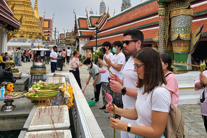 Private Tour to Grand Palace, Pho Temple and Arun Temple - Your guide and transport: what private really changes in Bangkok