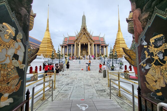Private Tour to Grand Palace, Pho Temple and Arun Temple - Wat Arun (Temple of Dawn): the 67-meter prang and river views