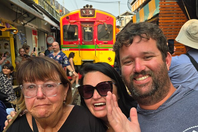 Private Tour to Maeklong Railway Market and Floating Market - Damnoen Saduak Floating Market: A Private Boat Ride That Changes the Perspective