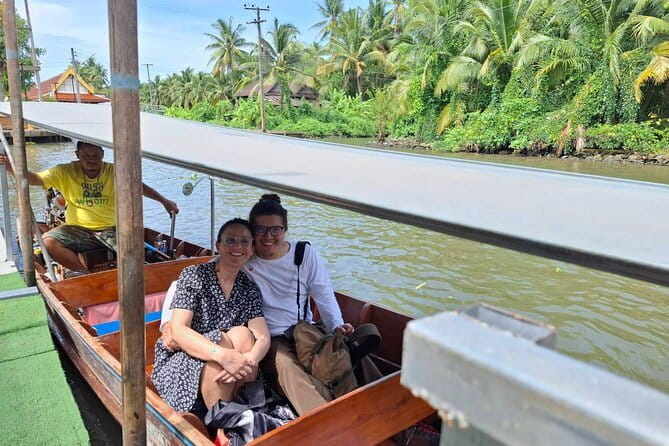 Private Tour to Maeklong Train Market and Floating Market - Price and logistics: why this can feel like good value