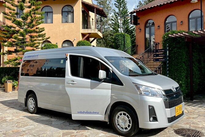 Private Transfer from Hotel to Bangkok Airport incl. tollway - The ride itself: air-conditioning, comfort, and the small perks that help