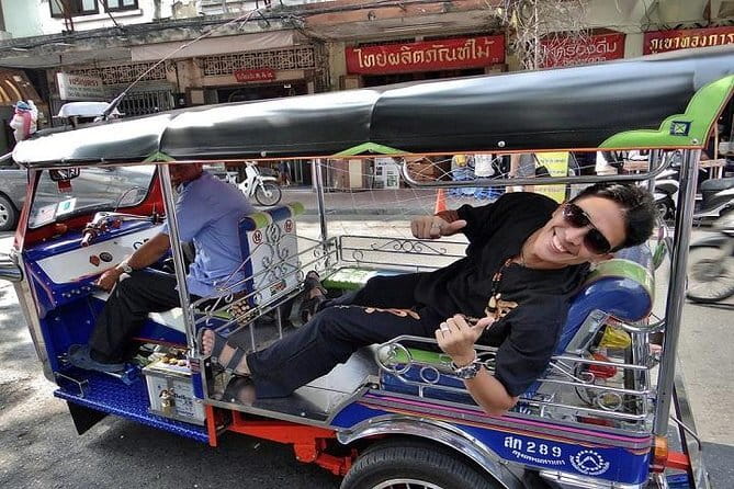 Private Tuktuk Authentic Food Tour (Chinatown-Flower Market) - Rooftop drinks and optional temple admission: how to plan your extra cost