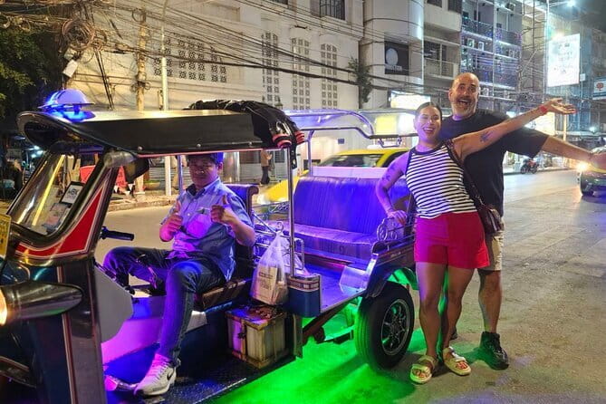Private Tuktuk Authentic Food Tour (Chinatown-Flower Market) - Pak Khlong Flower Talat at night: what to notice beyond the pretty photos