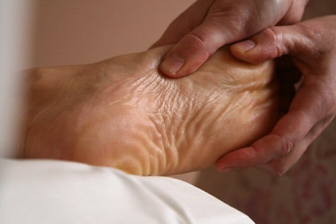Rest And Relax Massage - Foot Massage in Sukhumvit, Bangkok - The 2-hour flow: reclining chair, therapist attention, and what you’re doing