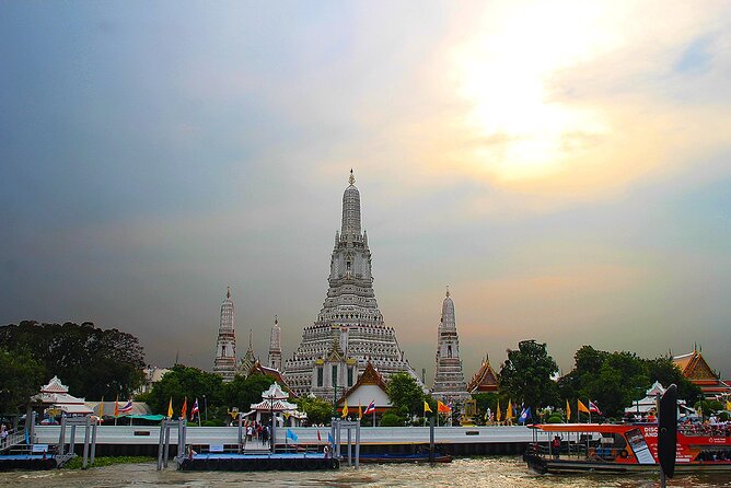 Royal Princess Cruise - Sunset Program on Chao Phraya River, Bangkok - Live international songs from the river: atmosphere without the fuss