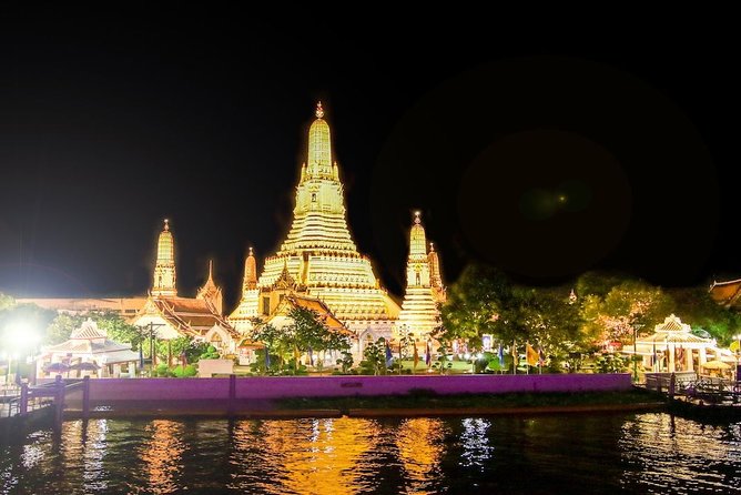 Saffron: A Luxurious Dinner Voyage on the River of Kings - Four-course Thai dinner + welcome mocktail: how the meal is set up