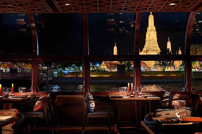 Saffron: A Luxurious Dinner Voyage on the River of Kings - The night-view route: what you pass and why it’s worth your camera roll